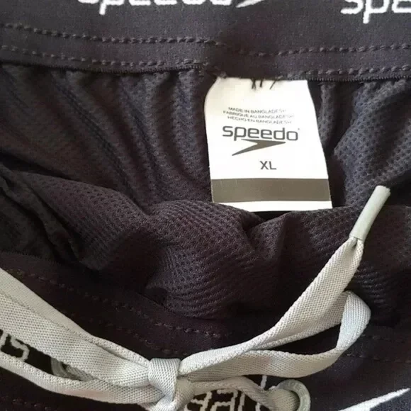 Speedo-Men's 5.5" Swim Shorts Trunks Swimwear 3 Pockets Hidden Zip UPF 50+ Black - Picture 5 of 9